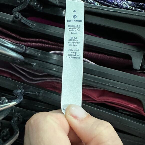 Lululemon full through leggings size 4 - Picture 11 of 11